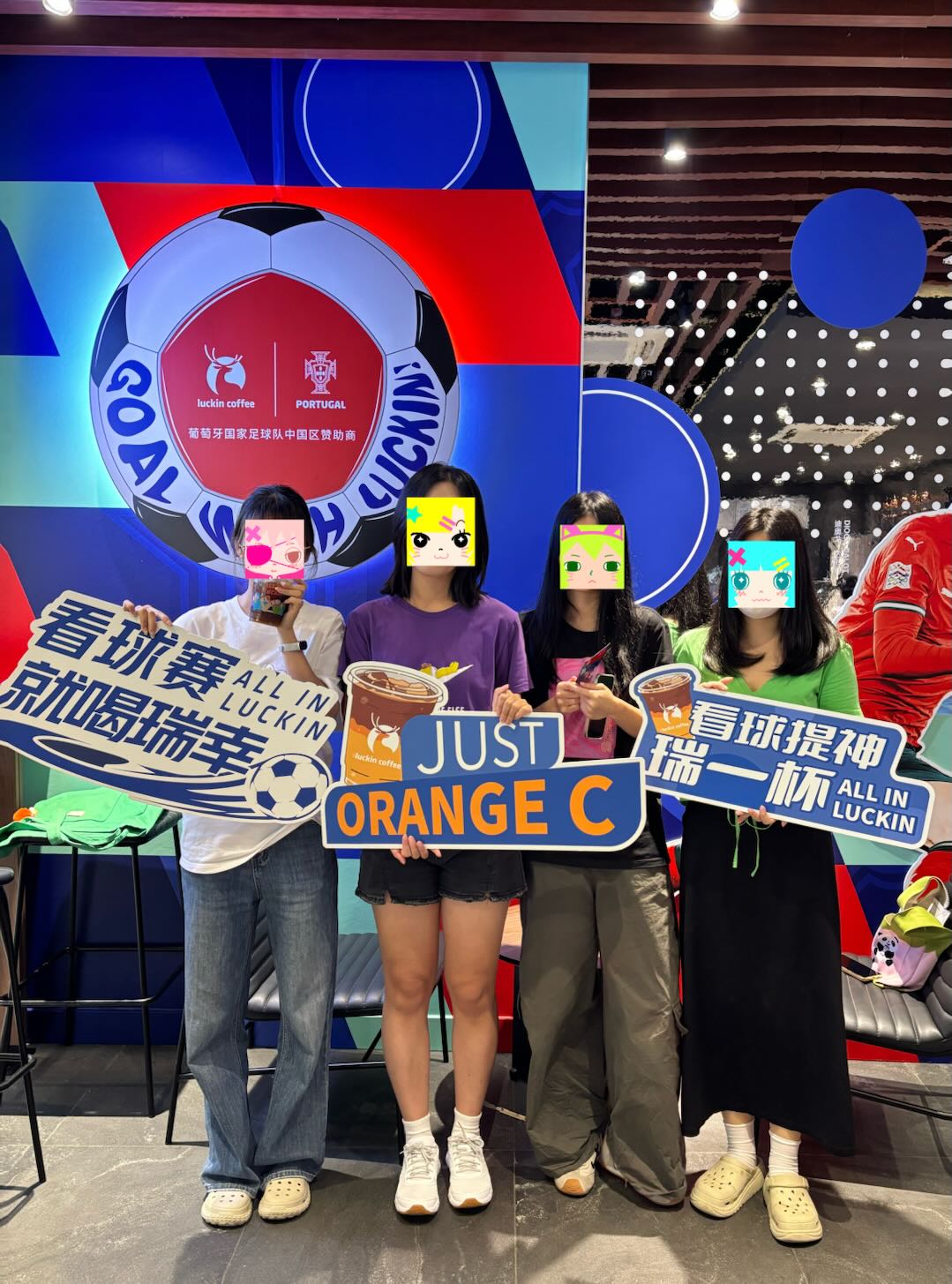 世界杯主题门店｜一场融合咖啡、AI 与足球氛围的品牌体验 图片 2